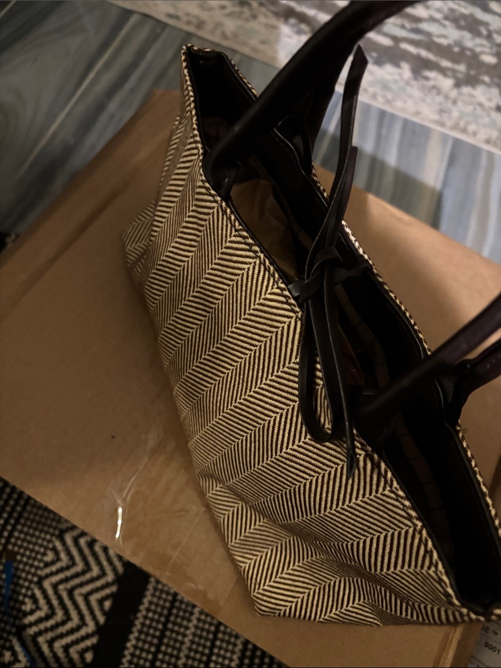 Estee Lauder Black and Cream Mini Tote Bag#04